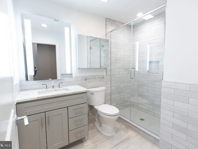 1411-1 Walnut St #201 — Photo 22