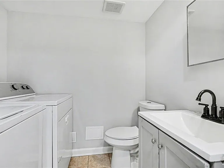 2952 N Dekalb Dr #A — Photo 12