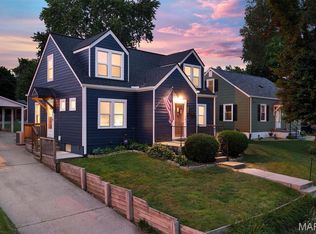 1123 Pike St, Saint Charles, MO 63301
