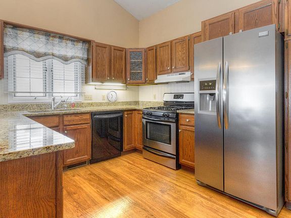 2nd image of 434 Pine Wood Dr