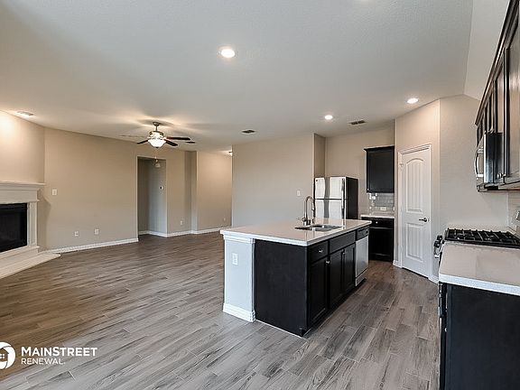 5th image of 8424 High Garden St