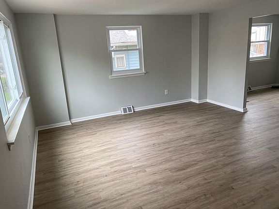 2nd image of 211A Pennington Ave