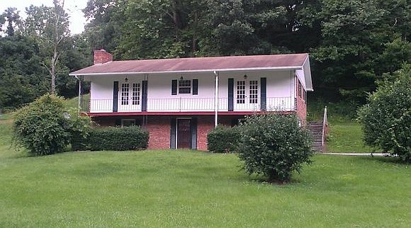 1st image of 104 Adrian Dr