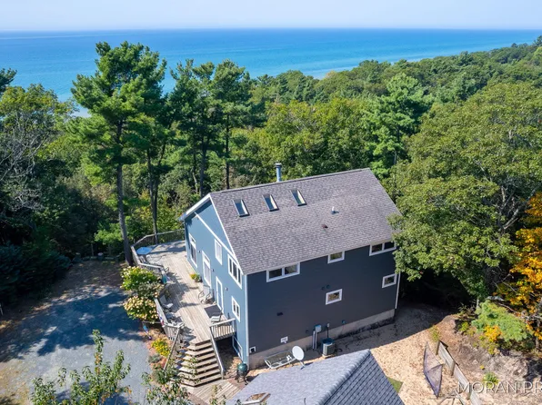 4566 S Lakeview Dr, Shelby, MI 49455