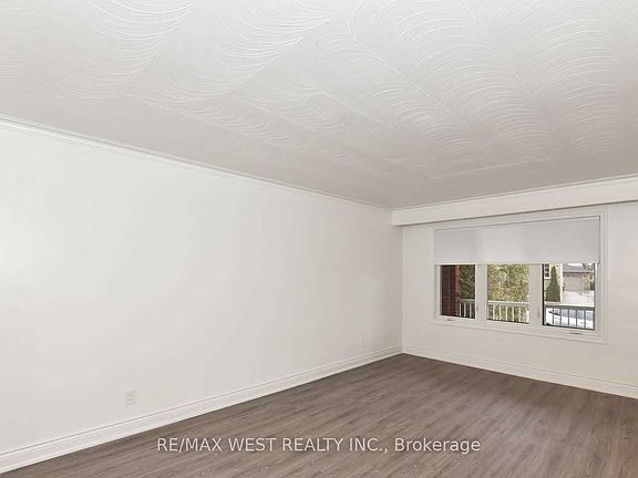 5th image of 168 Strathnairn Ave