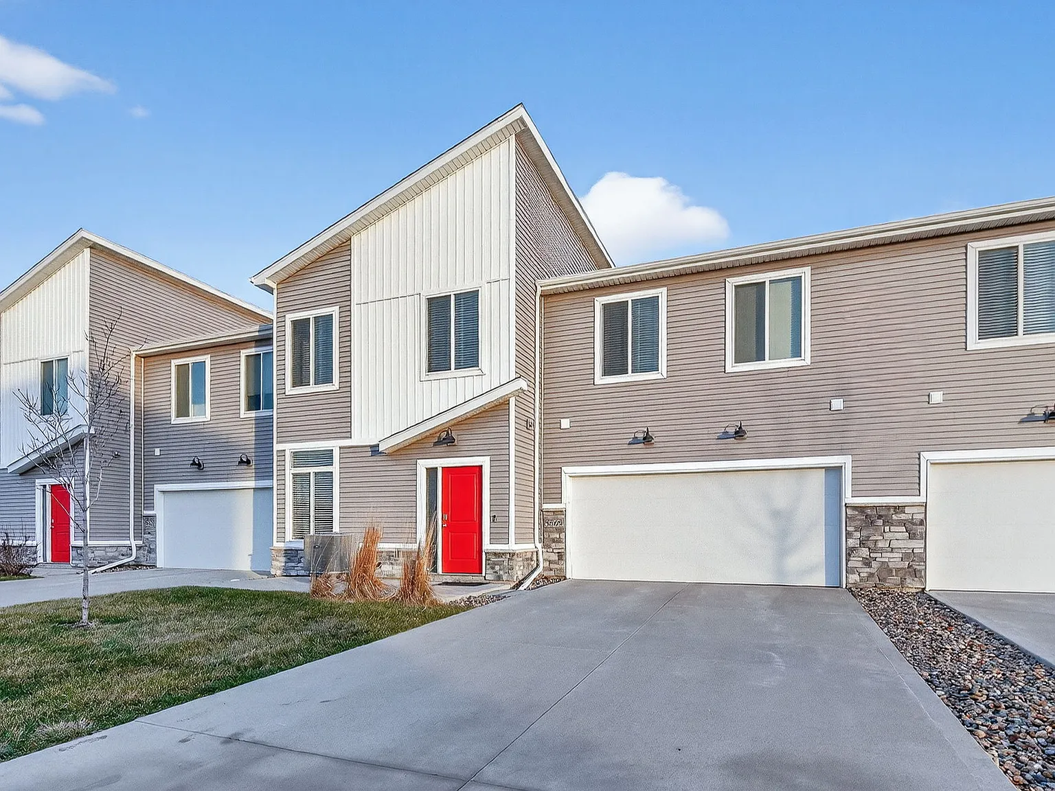 3 bed, 1636 sqft, $2,200 — Photo 4
