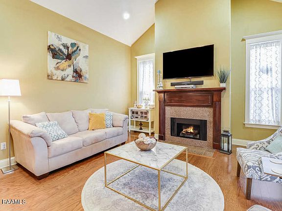3rd image of 311 Floridian Ln