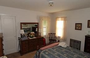5th image of 604 Lamont St