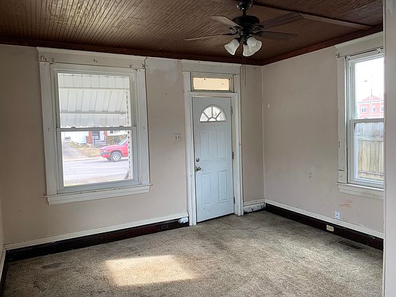 5th image of 2840 Carter Ave