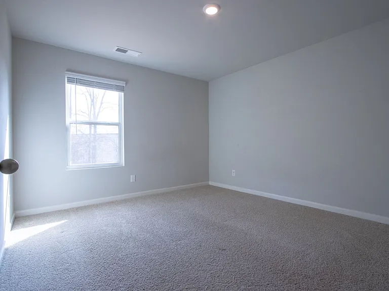 325 Park West Blvd — Photo 20