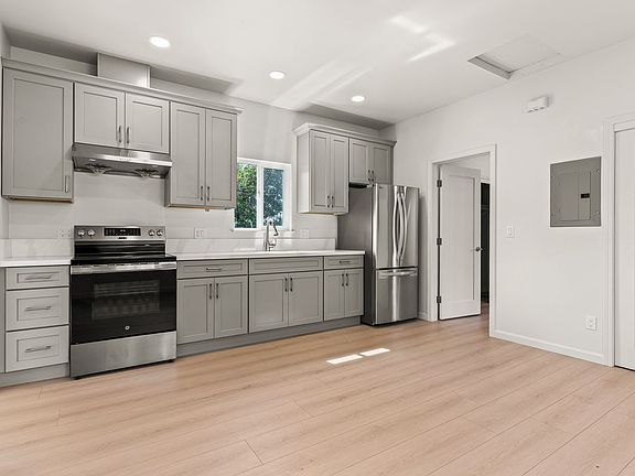 4th image of 1364 E 27th St #1364A