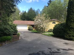 8960 NE Day Rd E, Bainbridge Island, WA 98110