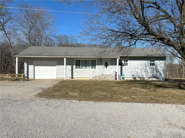 1102 Lynn Dr, Effingham, IL 62401