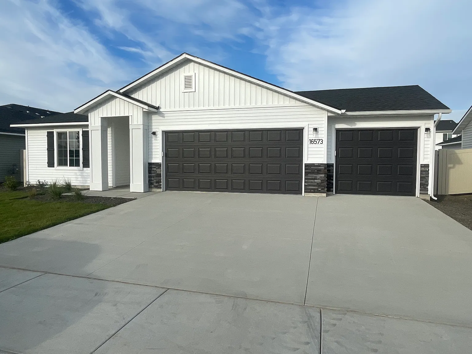 4 bed, 1997 sqft, $2,497 — Photo 1