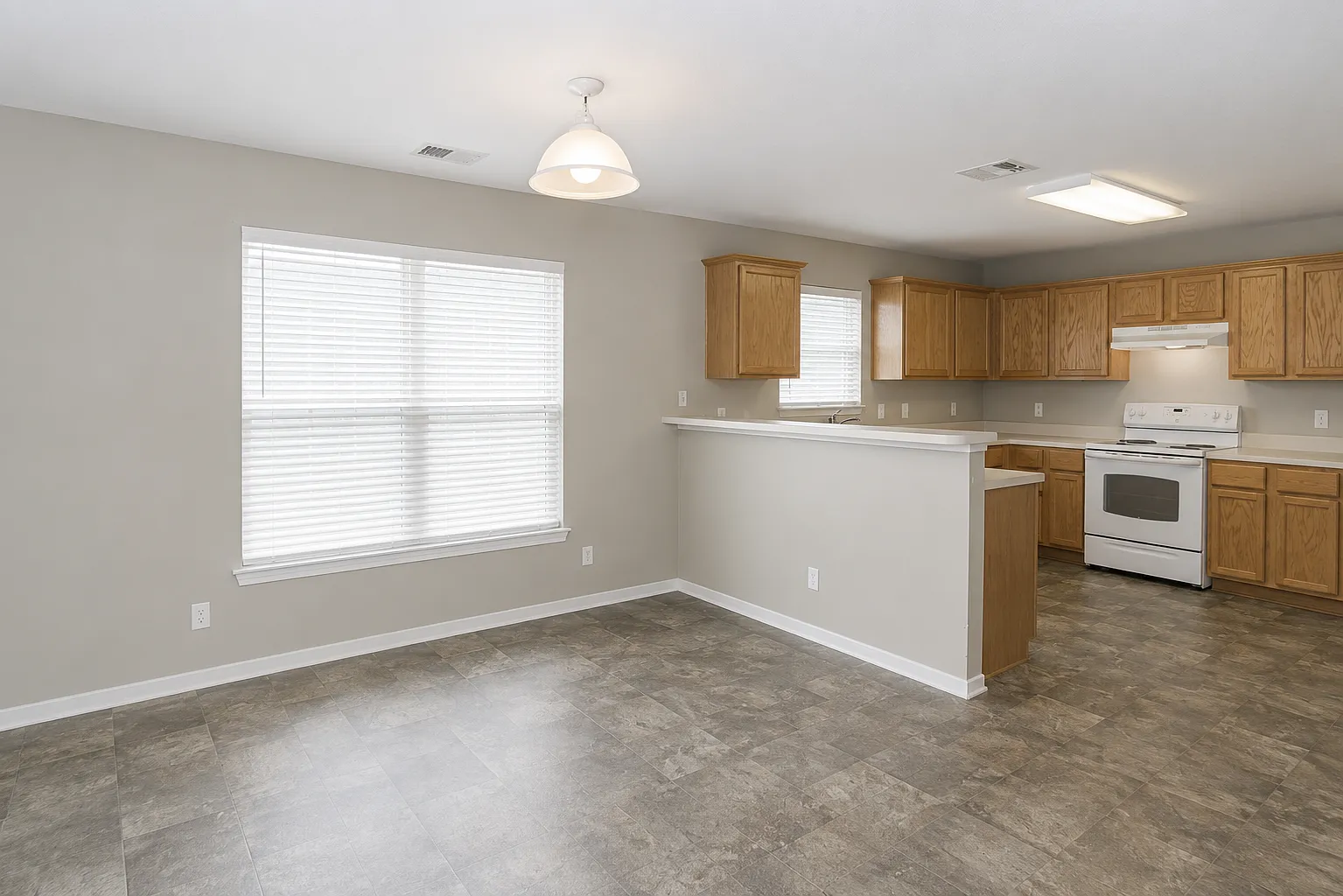 3 bed, 2.5 bath, 2136 sqft, $1,850 — Photo 3