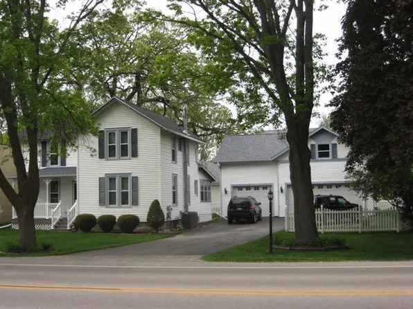 731 Milwaukee St, Delafield, WI 53018
