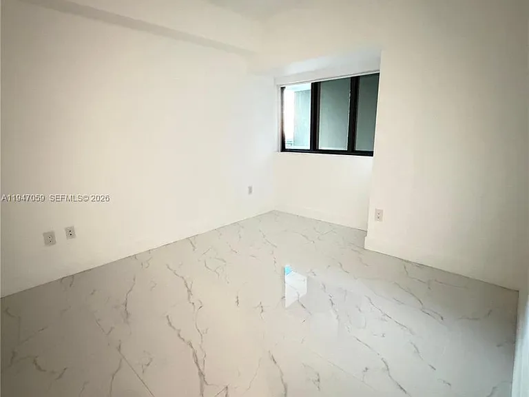 650 NE 32nd St #4406 — Photo 9