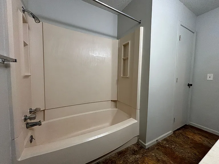 Brookside Apartments — Photo 22