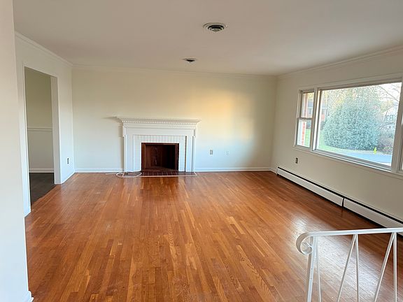 4th image of 6921 Holsing Ln