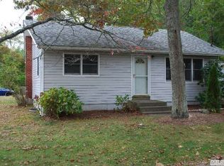 239 Hubbard Ave #B, Riverhead, NY 11901