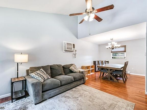 5th image of 627 Durban Ave