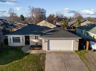 845 Forest Glen Dr, Central Pt, OR 97502