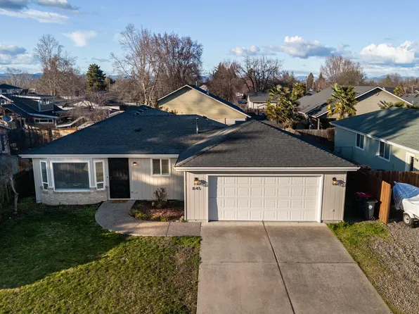 845 Forest Glen Dr, Central Pt, OR 97502
