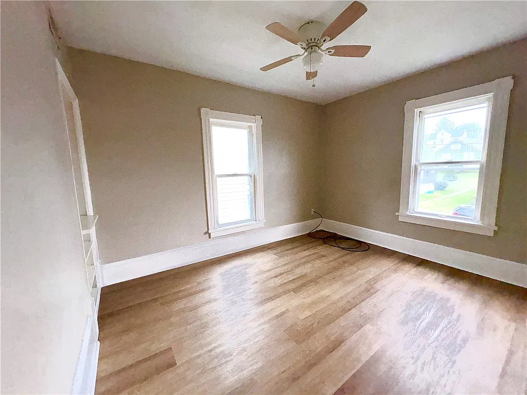 1 bed, 1992 sqft, $1,000 — Photo 3