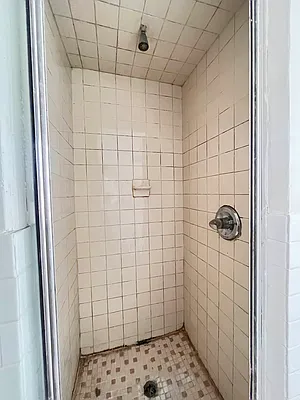 Rented by Queens Apartments Realty LLC | media 18