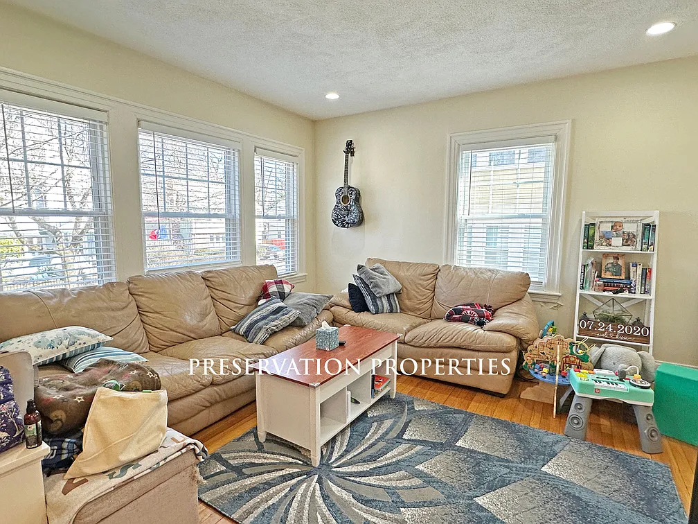 2 bed, $2,850 — Photo 1