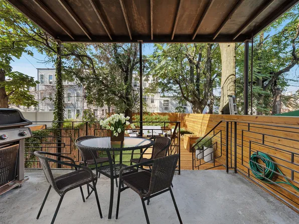 1085 Hancock Street image 11 of 37