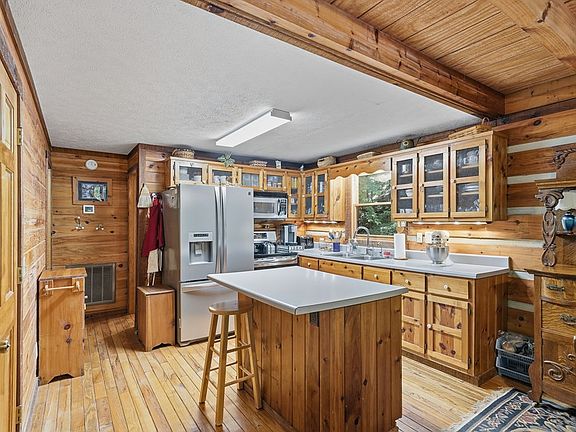 11th image of 86 Tipton Ct