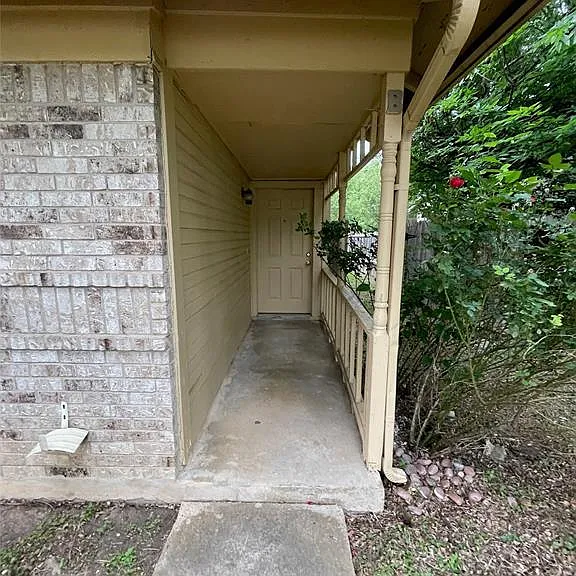 8005 W Gate Blvd #B — Photo 2