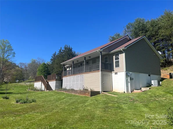 34 Southview Mdws, Whittier, NC 28789