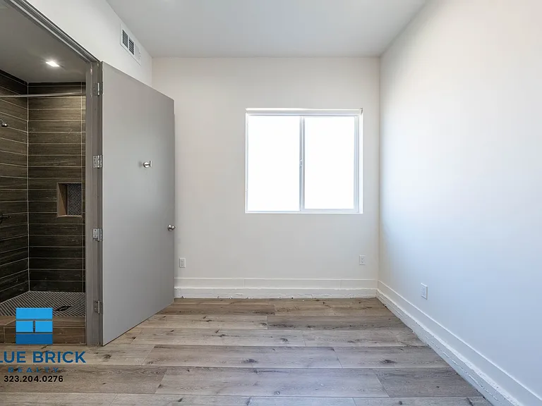 5239-5241 Huntington Dr S — Photo 49