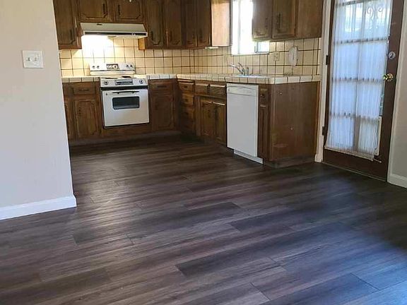 5th image of 4316 N Emerson Ave #101