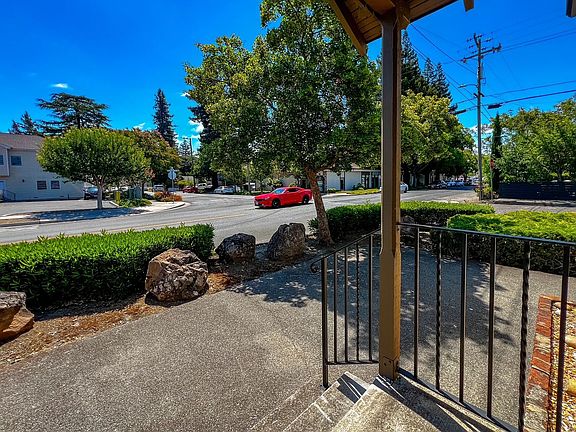 3rd image of 805 California Blvd