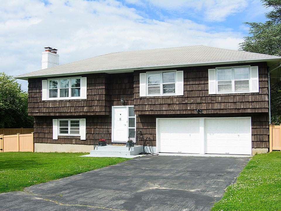 1st image of 11 Lillian Ln