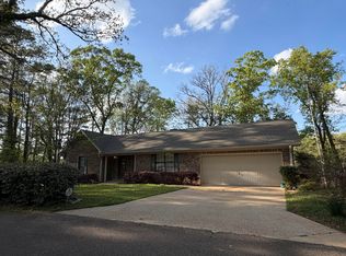 598 Pennington Lake Rd, Columbus, MS 39705