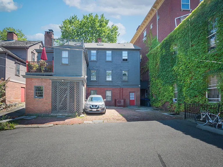 106 Benefit St — Photo 20