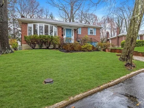 26 Louisa Court, Northport, NY 11768