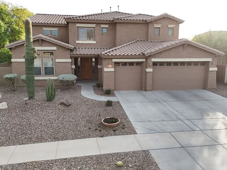 2209 W Red Range Way — Photo 1
