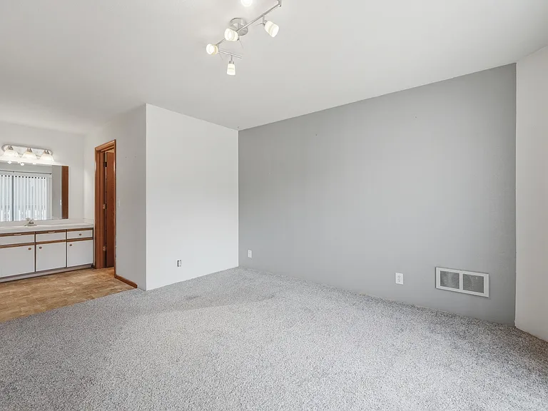325 Division St #108 — Photo 10