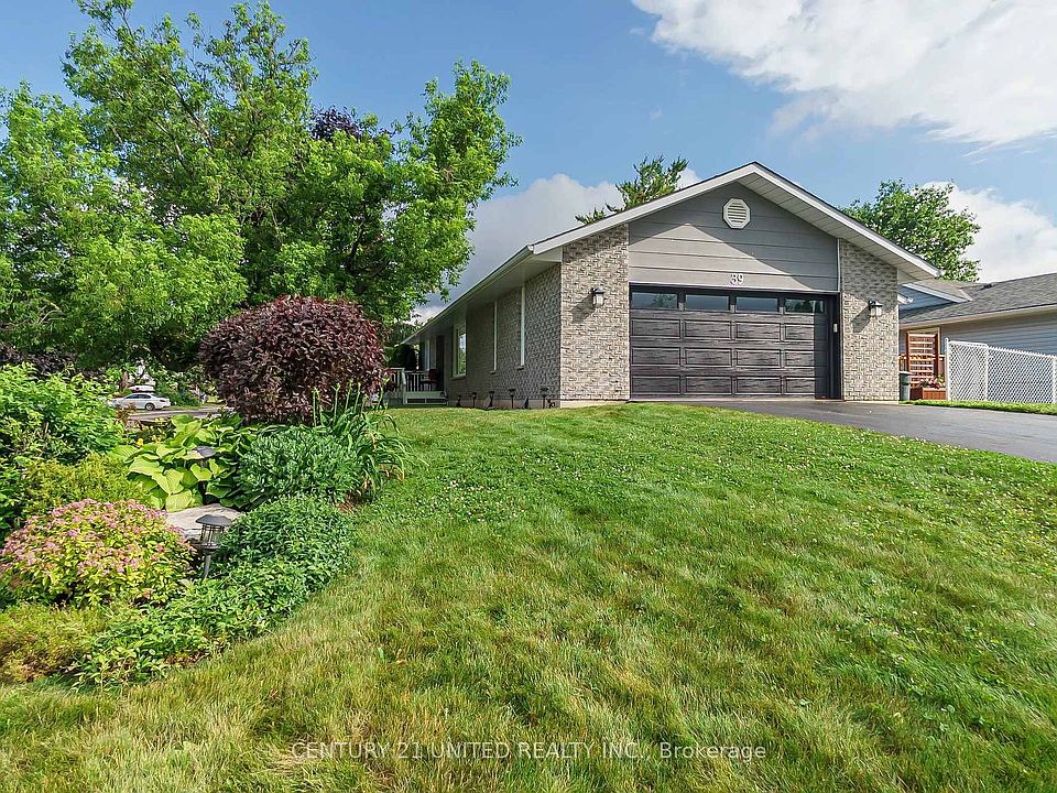 1st image of 39 Cedartree Ln