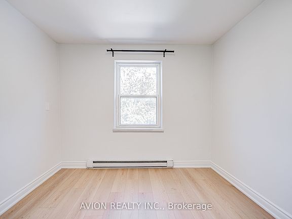 5th image of 882 Broadview Ave Unit 6