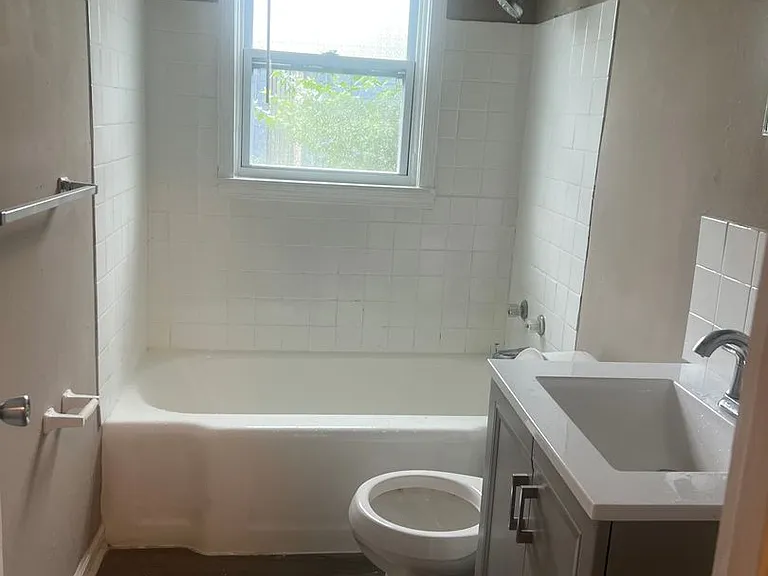 6154 Commodore Dr — Photo 9