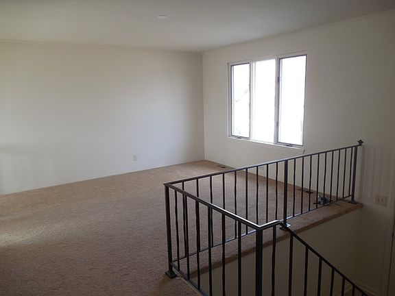 3rd image of 19500 Redwood Ln