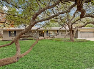 110 Five Oaks Dr, San Antonio, TX 78209