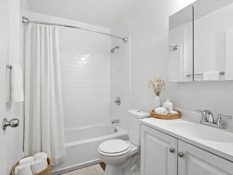 1725 Grismer Ave — Photo 18
