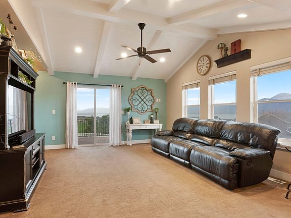 3rd image of 3028 S Fox Pointe Dr